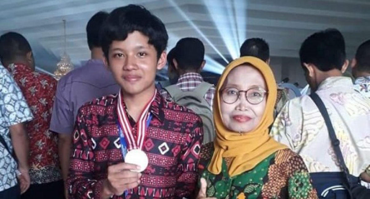 SISWA SMAN 1 METRO MERAIH MEDALI PERUNGGU DALAM OSN BIDANG KIMIA